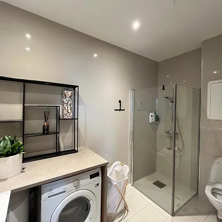 Cozy Modern Center *