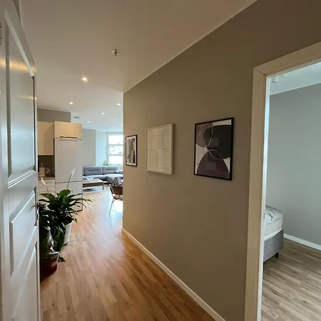 Cozy Modern Center Апартаменти